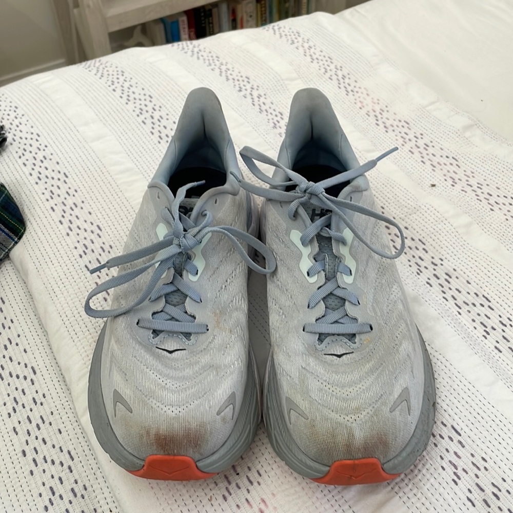 Holt Arahi 6 running shoes